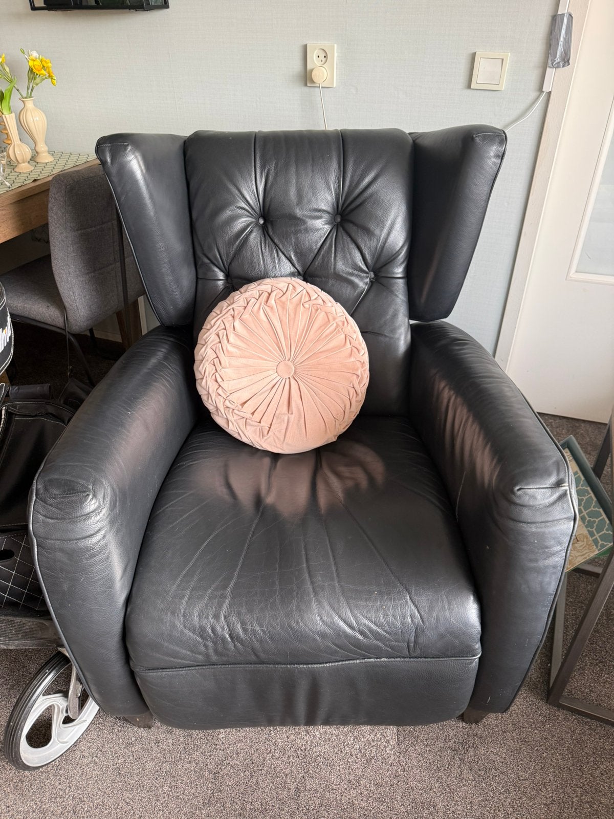 Fauteuil zwarte leren, Ophalen, Gebruikt, 50 tot 75 cm, Leer