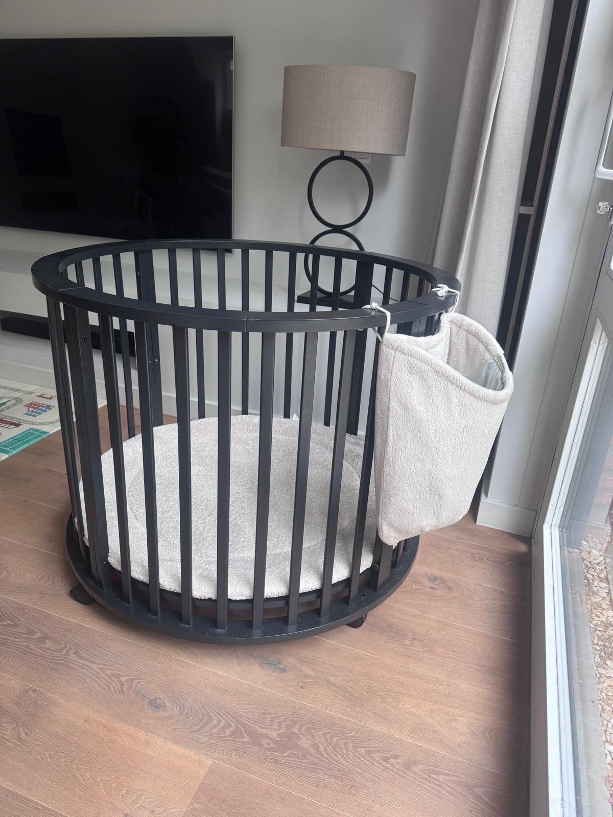 Stijlvol ronde box (merk europe baby) met kleed en opbergzak, Kinderen en Baby's, Ophalen of Verzenden, Zo goed als nieuw, Rond