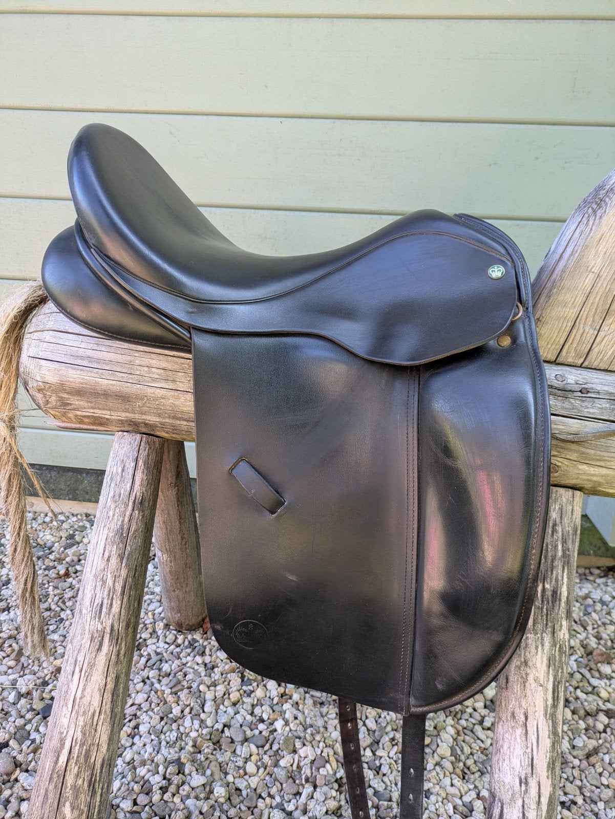 Dressuurzadel 18 inch Ideal Crown, Dieren en Toebehoren, Paarden en Pony's | Zadels, Gebruikt, Dressuur, Overige merken, Ophalen of Verzenden
