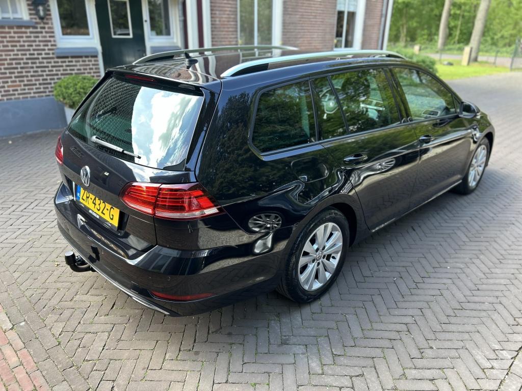 Volkswagen Golf Variant 1.5 TSI 130pk Bns Navi, CarPlay, Tre, 4 cilinders, Leder en Stof, Zwart, Origineel Nederlands