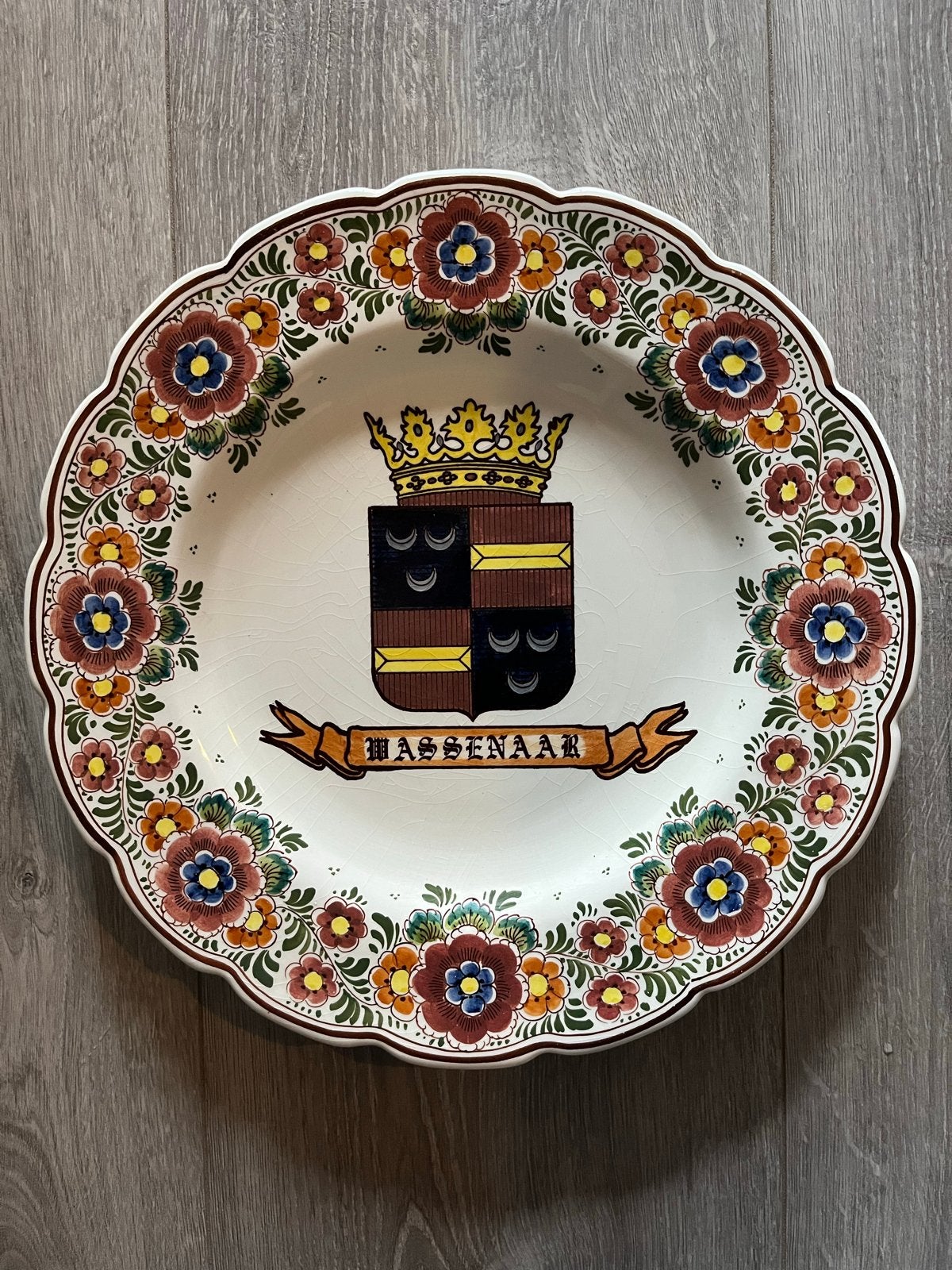 Antiek Wandbord Wassenaar Wapen Handbeschilderd Floraal, Ophalen of Verzenden