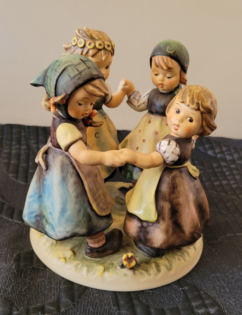 Hummel Goebel Ring around Rosie, Ophalen of Verzenden, Zo goed als nieuw, Hummel