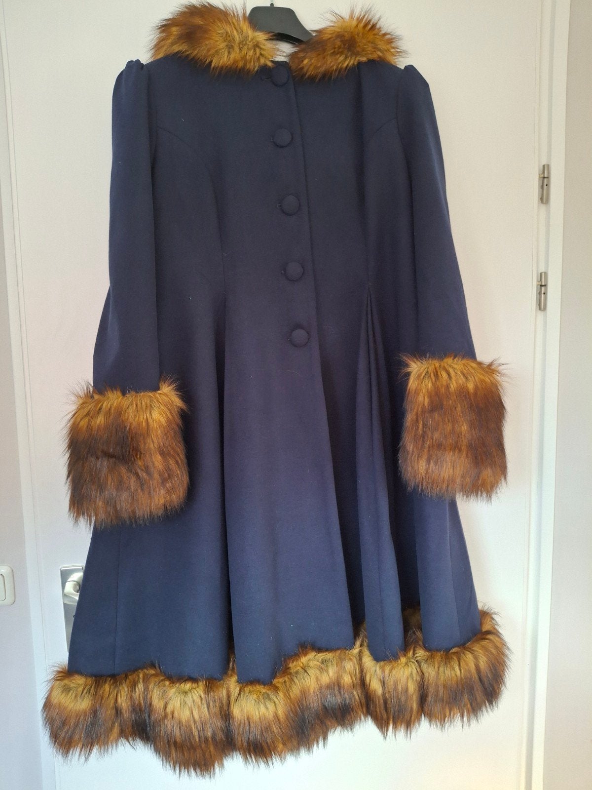 Hell Bunny Winterjas met Faux Fur - Maat 2XL, Blauw, Maat 46/48 (XL) of groter, Ophalen of Verzenden, Zo goed als nieuw