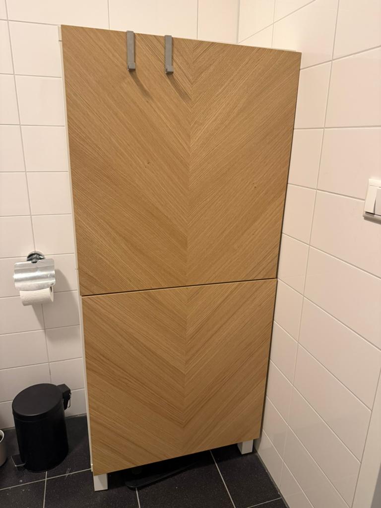 IKEA BESTA Kast met 2 deuren, eikenpatroon (of witte deuren), Ophalen, 100 tot 150 cm, 50 tot 100 cm, Zo goed als nieuw