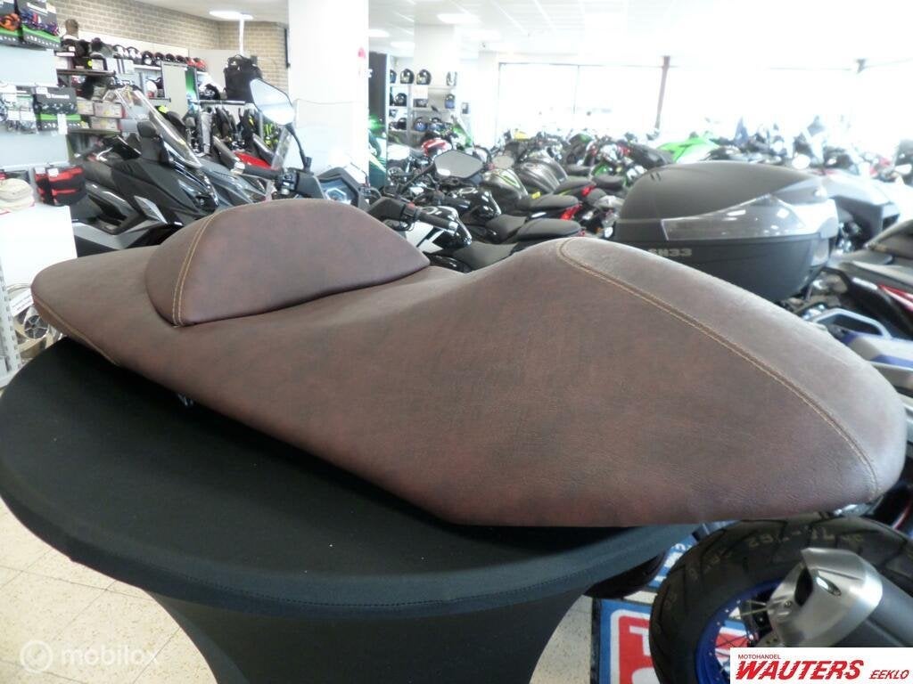 Zadel  Piaggio  X10 Scooter, Gebruikt, Ophalen of Verzenden
