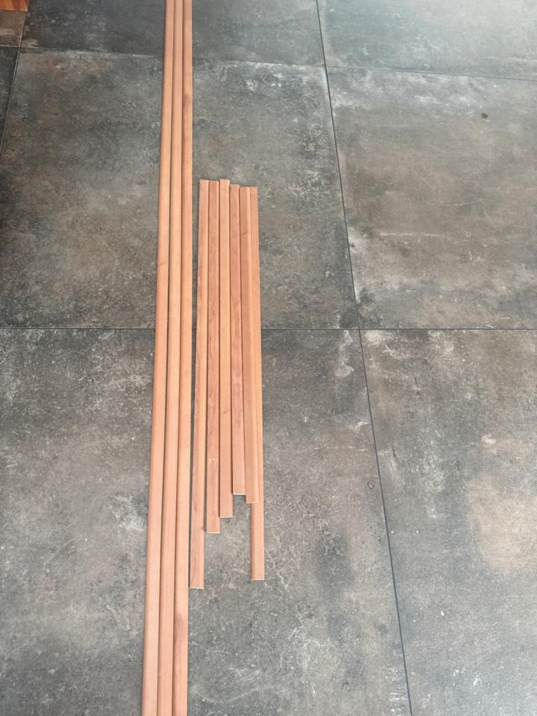 Plakplint kersen - 3x 240cm, 6x 80cm, Doe-het-zelf en Verbouw, Plinten en Afwerking, Overige materialen, Gebruikt, Ophalen of Verzenden
