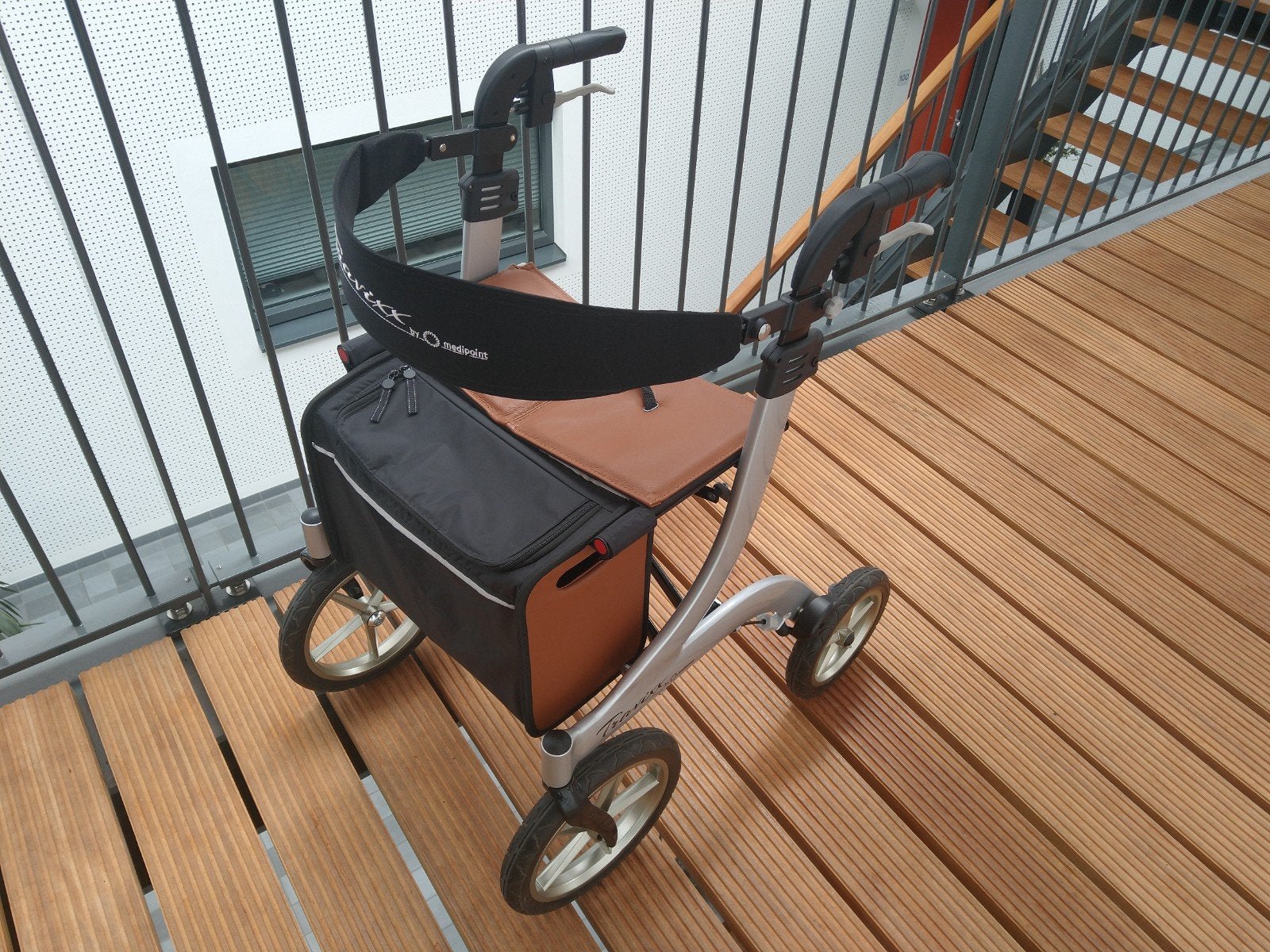 Travixx Traveller medium rollator, opklapbaar lichtgewicht, Ophalen, Lichtgewicht, Zo goed als nieuw