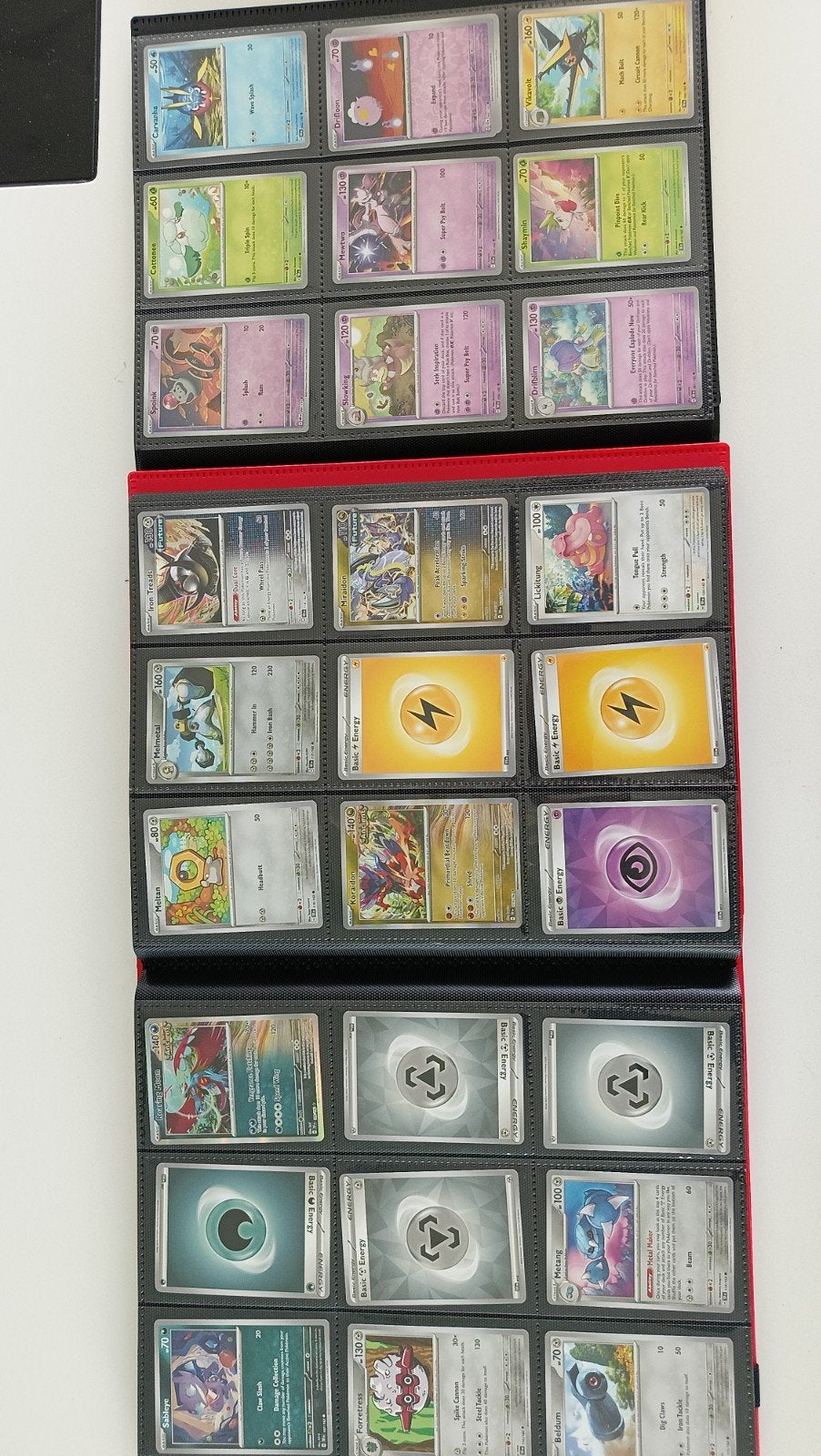 2 mappen vol met Pokémon kaarten, Ophalen of Verzenden, Zo goed als nieuw, Meerdere kaarten, Foil