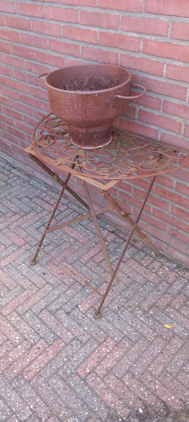 Roest decoratie tafeltje met roest bloembak, Ophalen