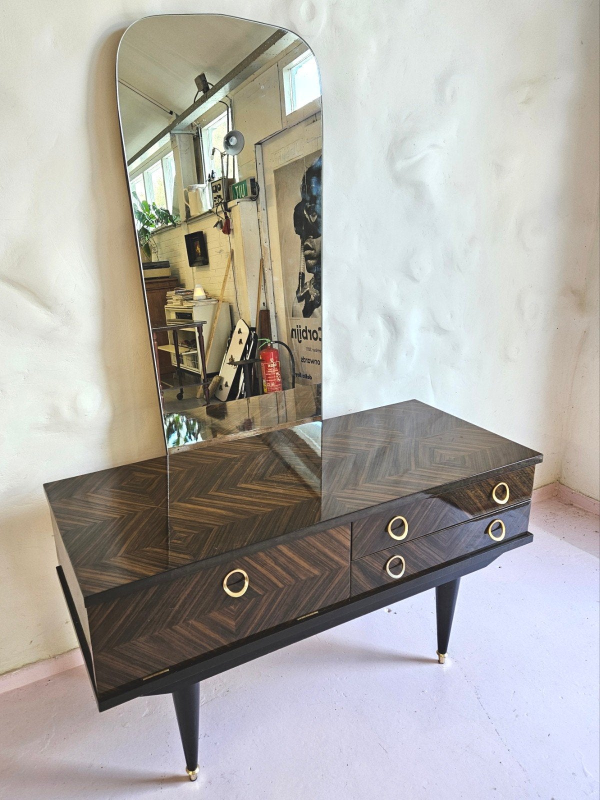 Vintage kaptafel met spiegel jaren 60, hoogglans met messing, Huis en Inrichting, Tafels | Kaptafels, Gebruikt, 100 tot 150 cm