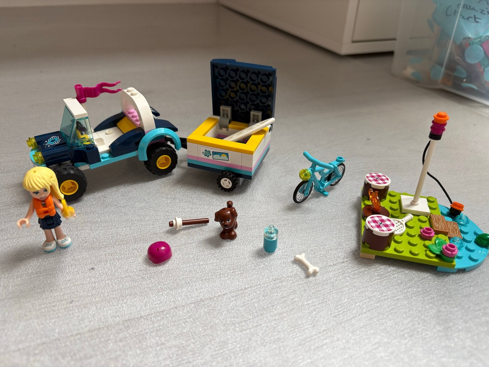 Lego Friends 41364 Andrea's Camper met hondje, Ophalen of Verzenden, Zo goed als nieuw, Overige merken
