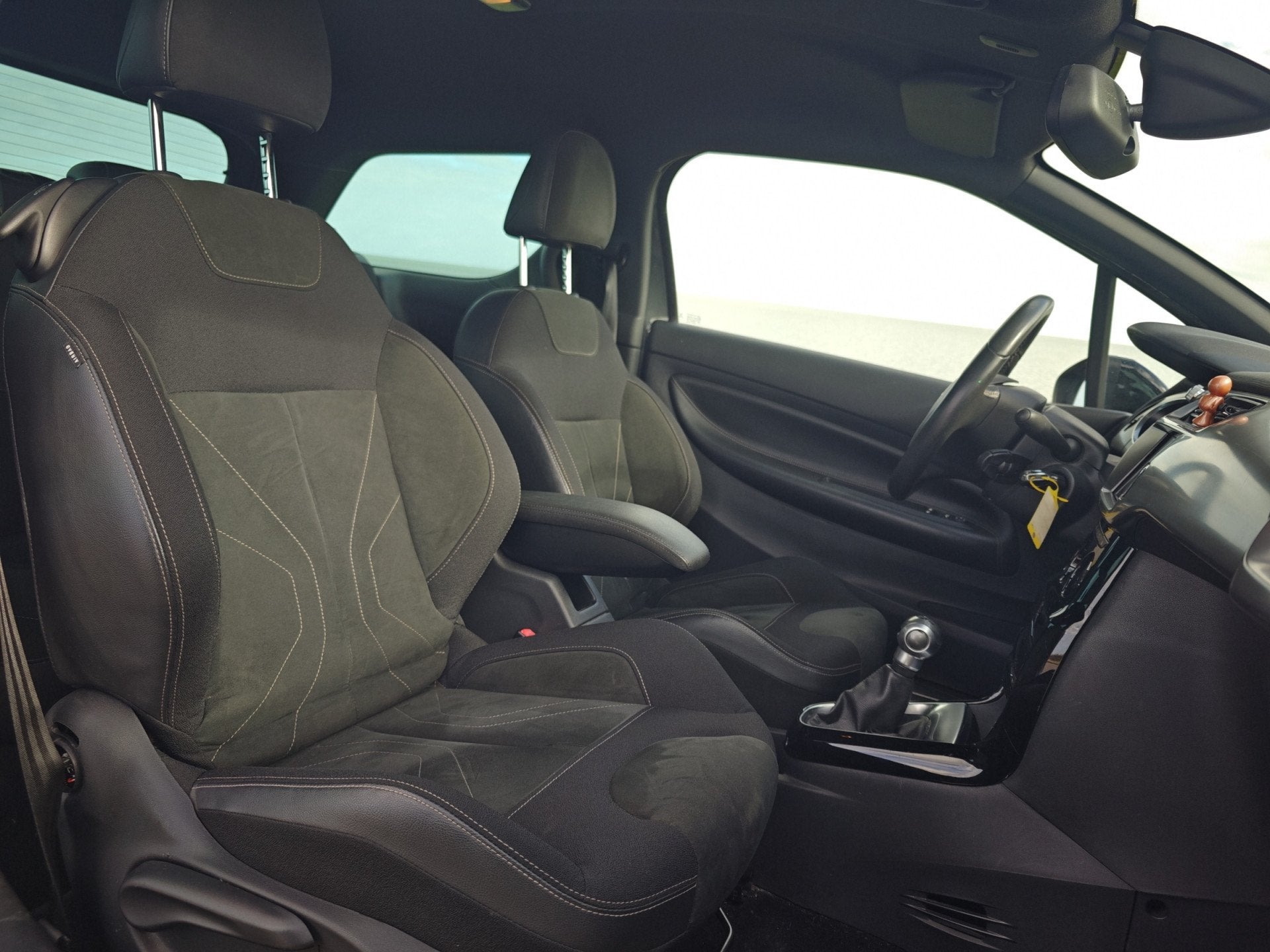 DS DS 3 1.2 Business | Rijklaarprijs | Garantie (bj 2016), Auto's, Voorwielaandrijving, 12 maanden, Gebruikt, 1199 cc