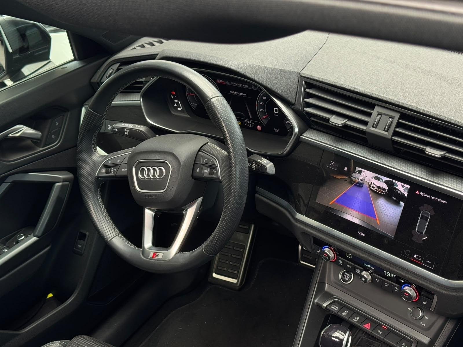 Audi Q3 Sportback 35 TFSI s-line / pano / camera / sfeerverl, Auto's, Audi, 15 km/l, 4 cilinders, 150 pk, 1505 kg