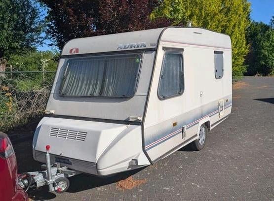 Adria Optima met stapelbed, BOVAG gekeurd, nieuwe omvormer, Rondzit, Dwarsbed, Particulier, Adria