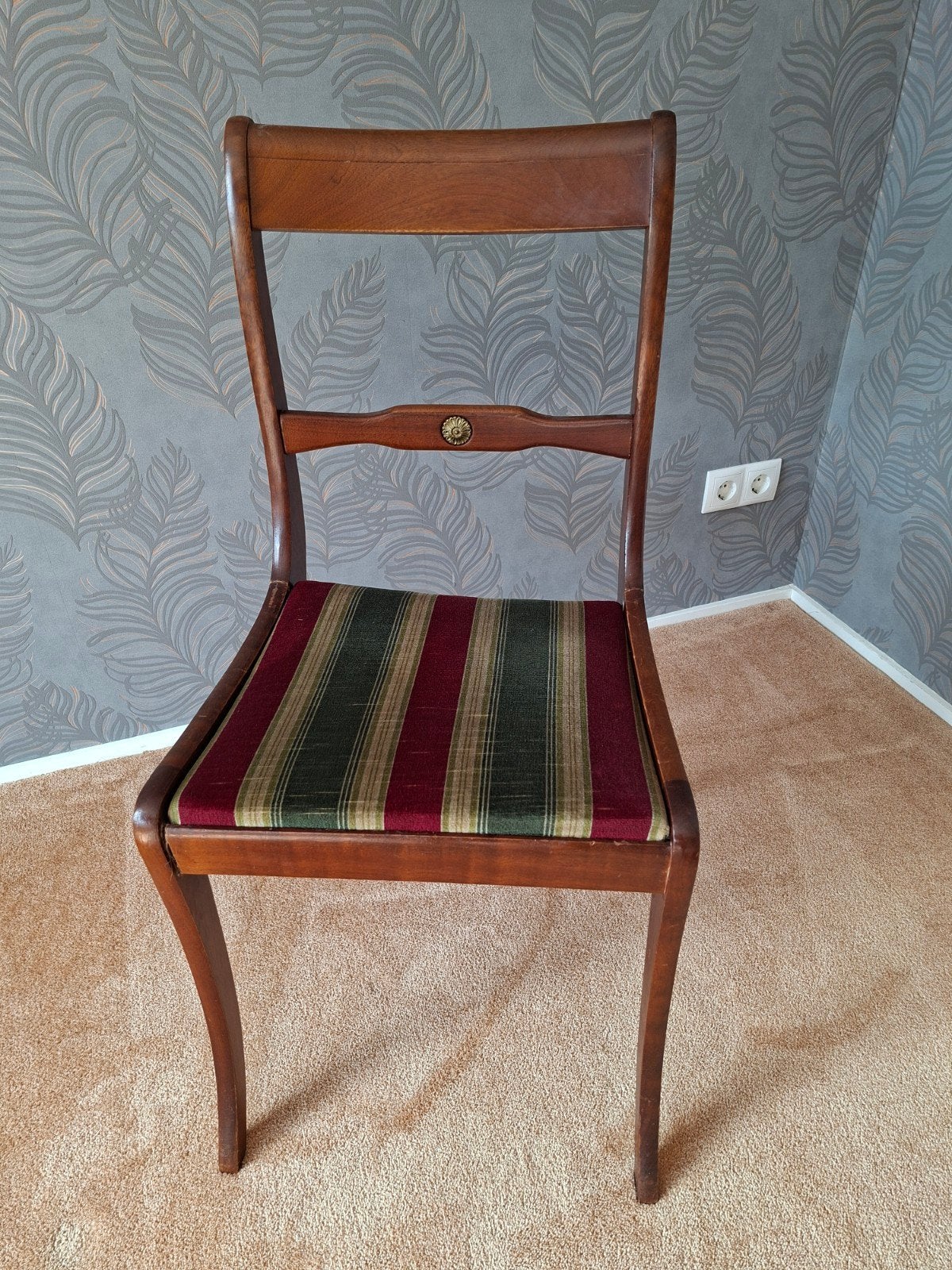 Antieke mahoniehouten stoel met messing rozet in leuning, Antiek en Kunst, Ophalen