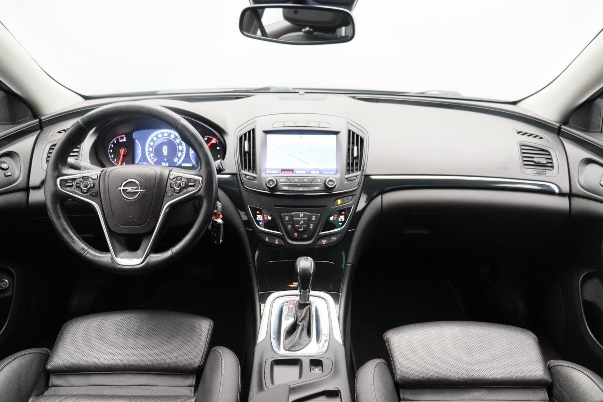 Opel Insignia Sports Tourer 2.0 T Innovation Automaat Leder, 4 cilinders, Zwart, Leder, 102 €/maand