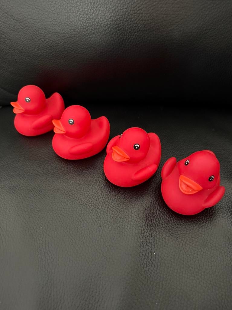 4 badeendjes, Kinderen en Baby's, Speelgoed | Badspeelgoed, Verzenden, Zo goed als nieuw