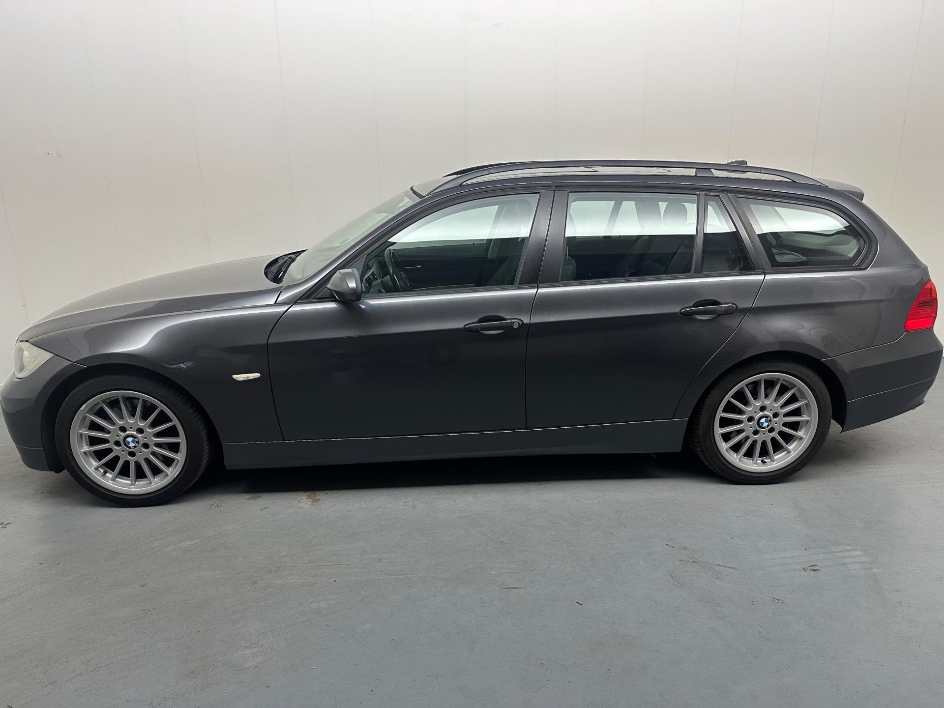 BMW 3-serie Touring 320i Touring # Cardan KAPOT # Automaat #, Automaat, 4 cilinders, 1435 kg, Leder