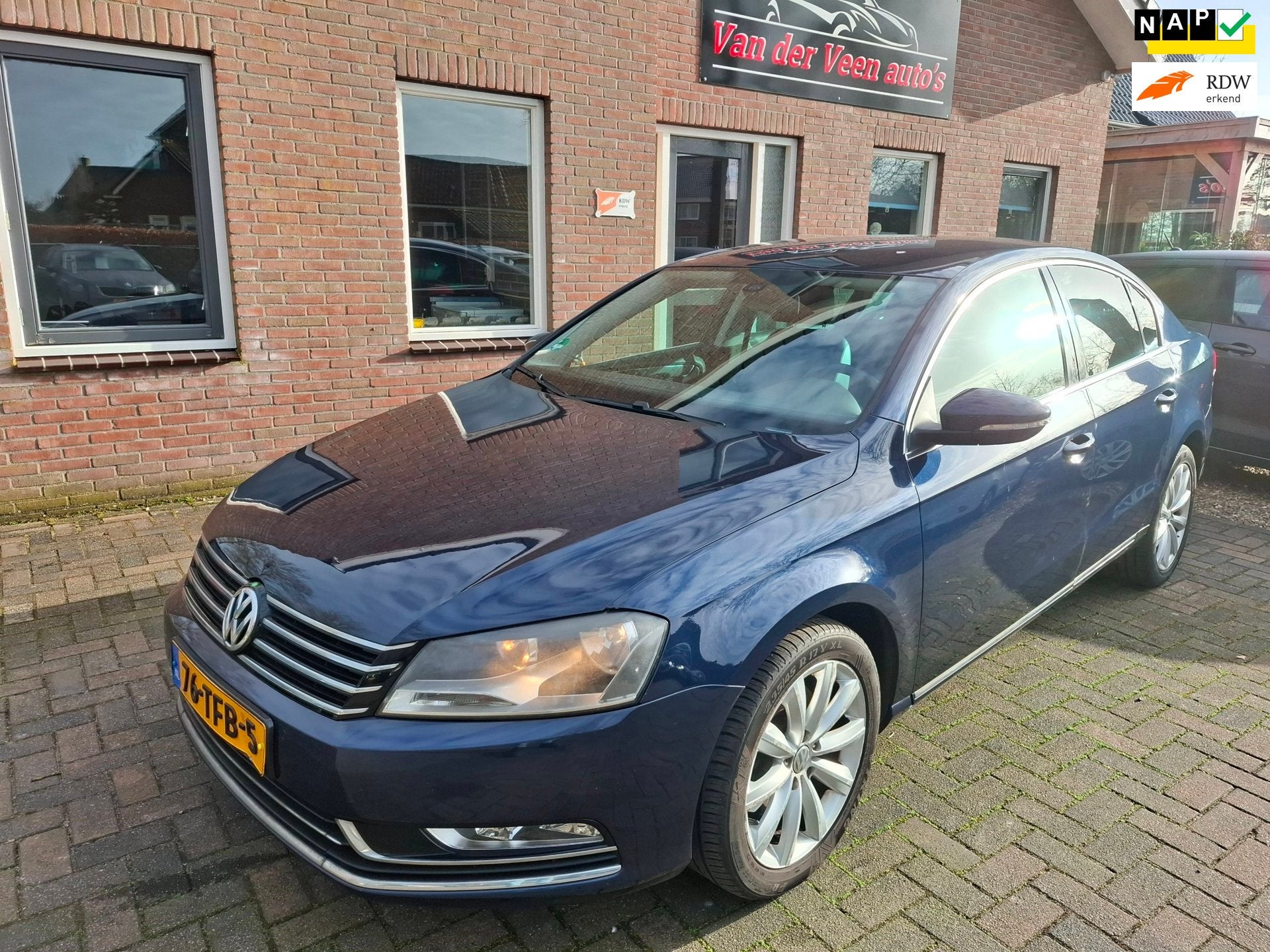 Volkswagen Passat 1.4 TSI Highline BlueMotion. Nwe APK. Trek, Auto's, Volkswagen, Euro 5, Gebruikt, Zwart, 4 cilinders