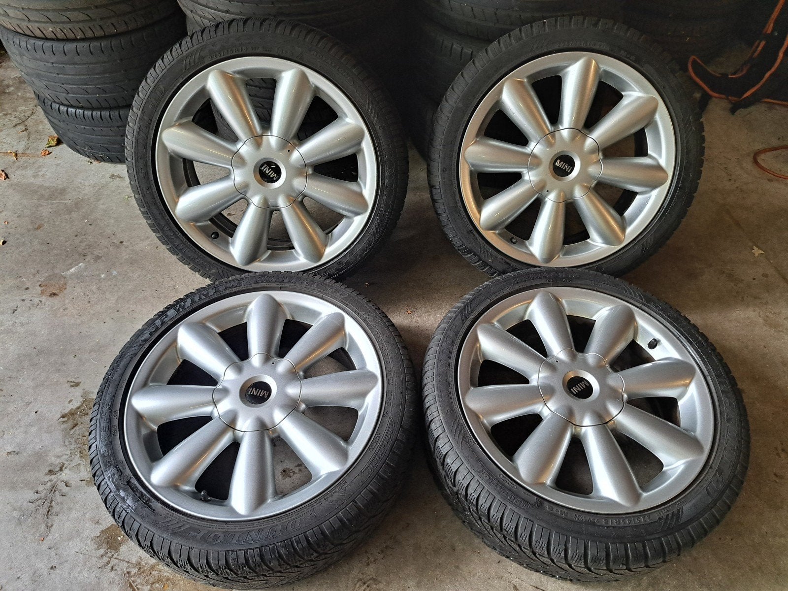 Mini Countryman 18 inch velgen met winterbanden 225/45R18, Auto-onderdelen, Ophalen, 18 inch, Gebruikt, Banden en Velgen