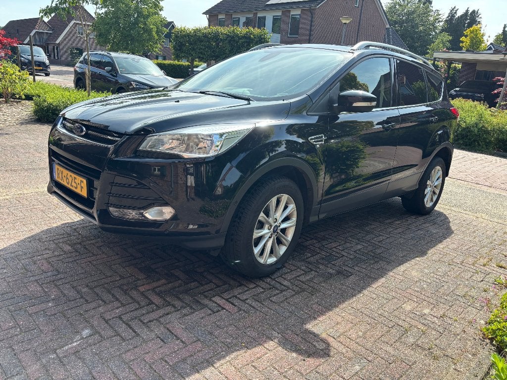 Ford Kuga 1.5 Titanium Automaat4WD Panoramadak 2015 Trekhaak, Auto's, Ford, Automaat, 1498 cc, 4 cilinders, 1850 kg