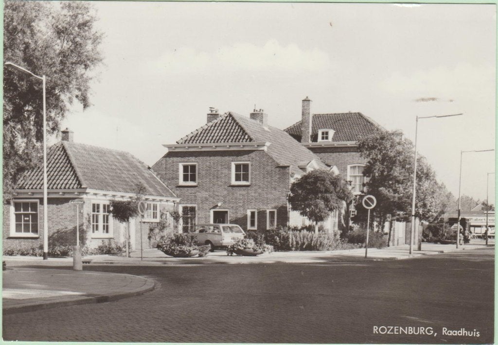 Rozenburg (ZH) Raadhuis ca. 1980., Ophalen, 1960 tot 1980, Gelopen, Zuid-Holland