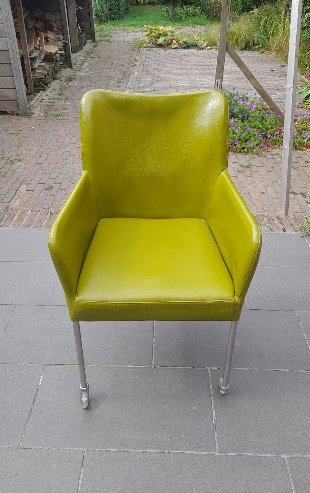 zes Bert Plantagie stoelen op nieuwe wieltjes, samen, Huis en Inrichting, Stoelen, Ophalen, Gebruikt, Leer, Modern
