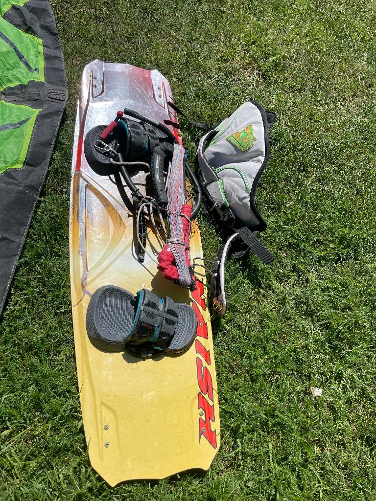 NAISH MOTION 138 ZGAN, Watersport en Boten, Kitesurfen, Twintip, Ophalen, Zo goed als nieuw, Kiteboard