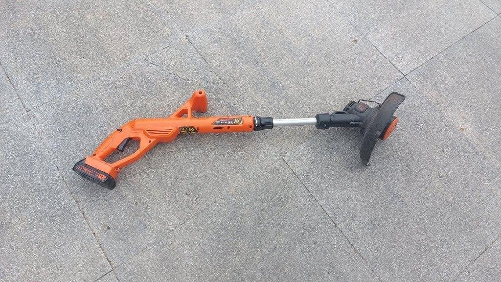 grastrimmer, Tuin en Terras, Grastrimmers, Ophalen, Accu, 10 tot 30 cm, Black & Decker