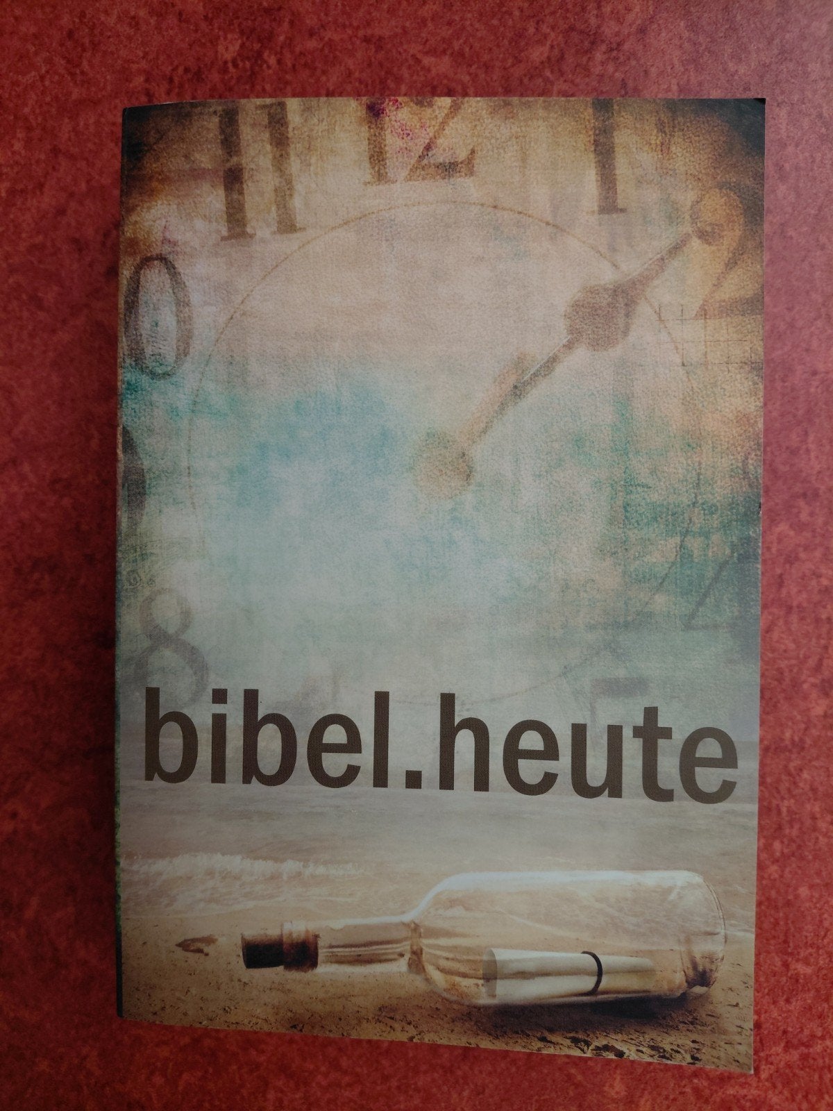 Neü bibel heute. Duitse Bijbel. 1735 pag. Met extra's, Ophalen of Verzenden, Zo goed als nieuw, Christendom | Protestants
