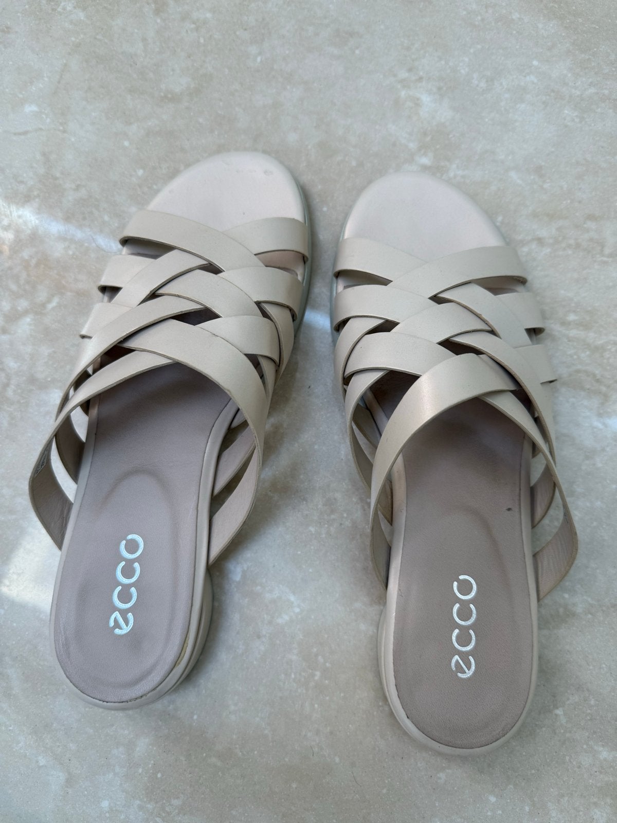 ECCO sandalen maat 39- Zo goed als nieuw, Kleding | Dames, Schoenen, Ophalen of Verzenden, Zo goed als nieuw, Beige, Sandalen of Muiltjes