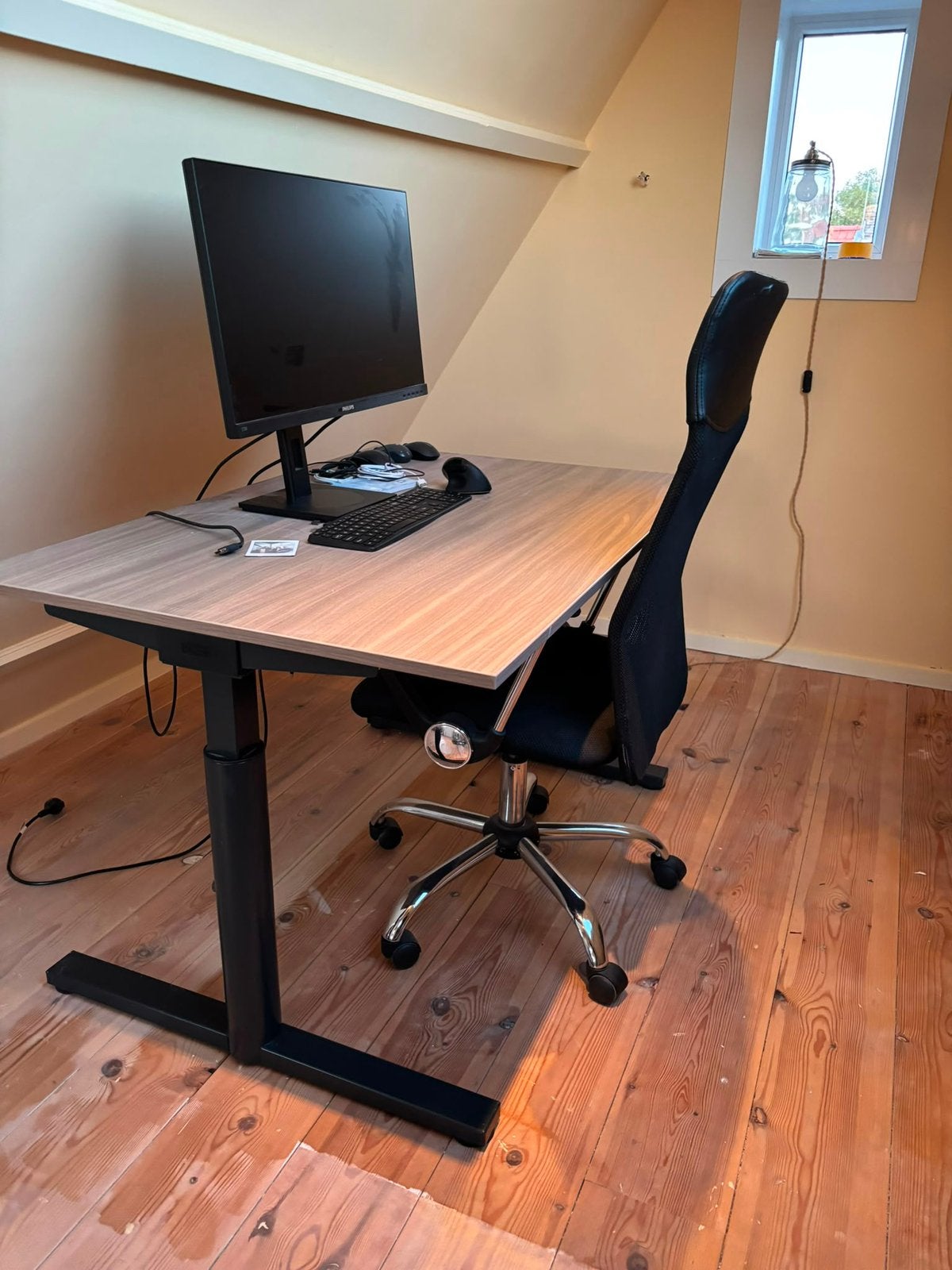 Gispen bureau 120 x 80, Huis en Inrichting, Bureaus, Ophalen, In hoogte verstelbaar, Zo goed als nieuw
