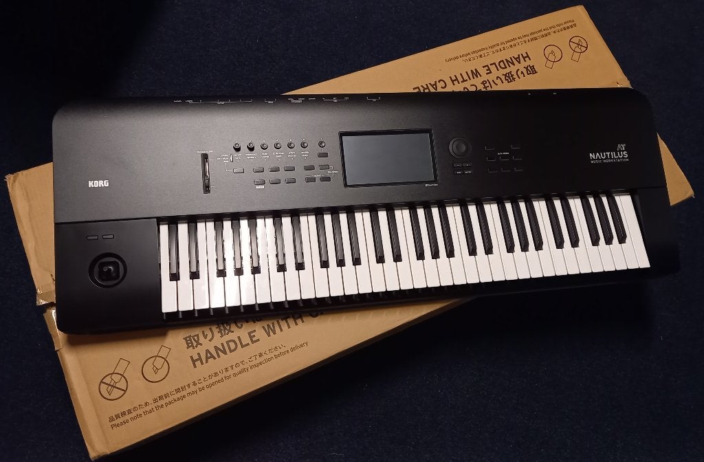 Korg Nautilus AT 61 Synthesizer/Workstation, Ophalen, Zo goed als nieuw, 61 toetsen, Korg