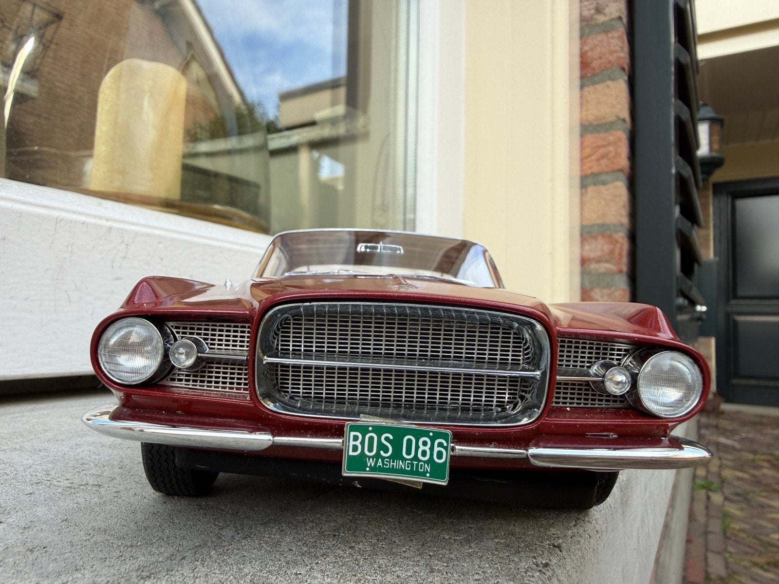 1:18 Dual Ghia L6 Coupe Metallic Red 1960 BOS Models BOS086, Hobby en Vrije tijd, Overige merken, Info@modelcarworld.com, Gebruikt