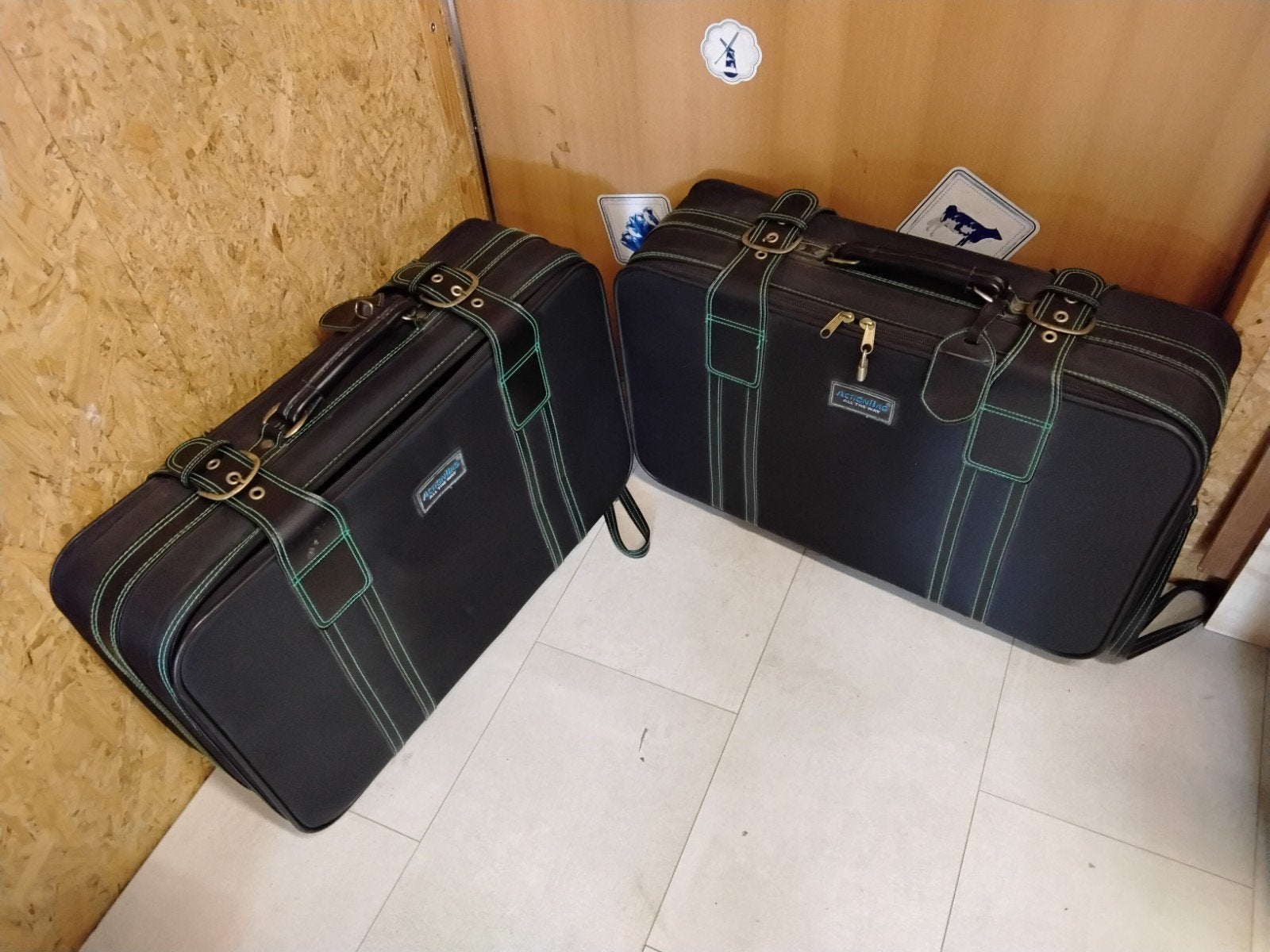 VAKANTIE TIJD,  2 mooie koffers, Ophalen