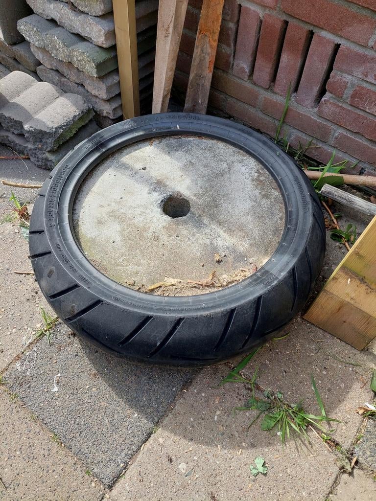 Parasol / droogmolen  houder. GRATIS., Tuin en Terras, Ophalen, Beton
