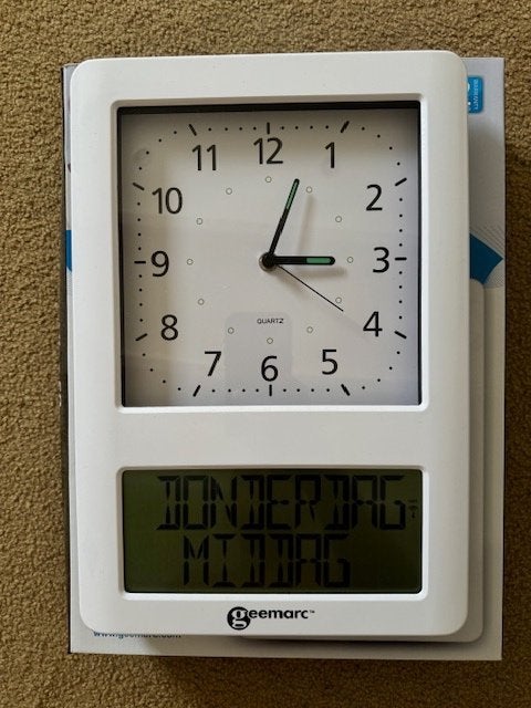 Witte analoge (dementie) klok van Geemarc, Ophalen of Verzenden, Zo goed als nieuw, Analoog, Wandklok