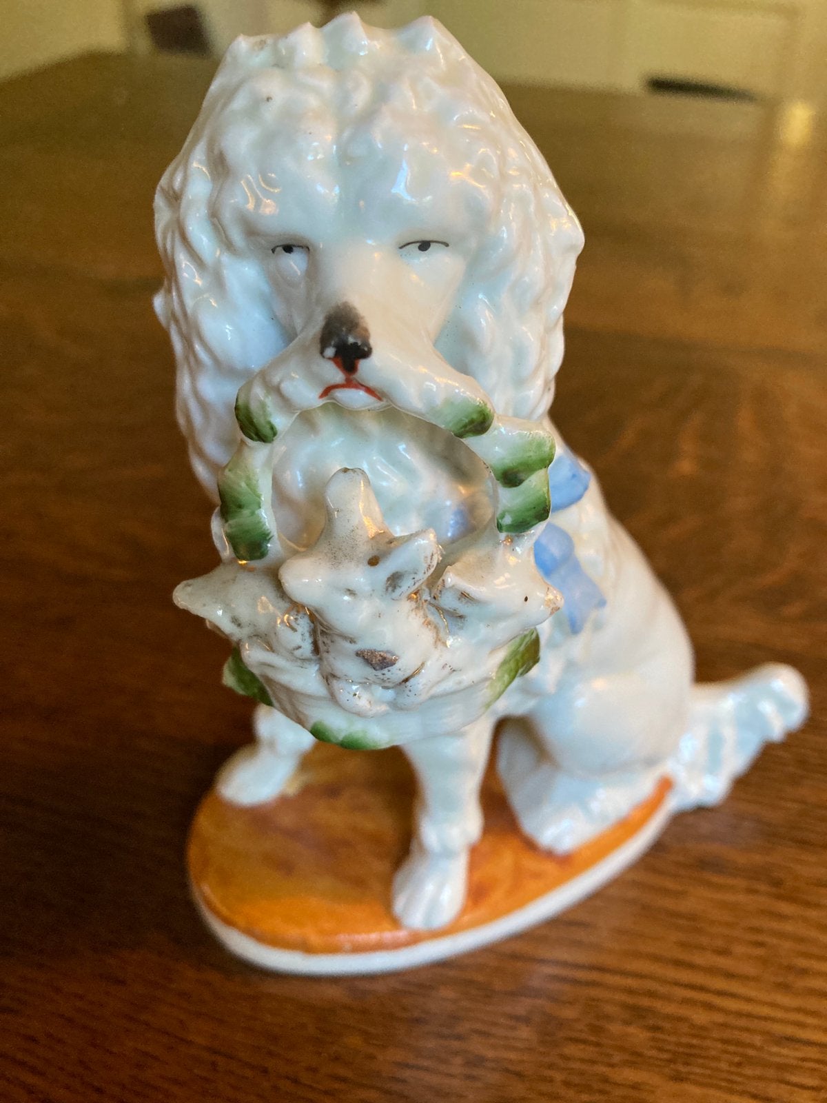 Poedel met mand biggetjes porselein jaren20, Ophalen of Verzenden, Zo goed als nieuw, Dier
