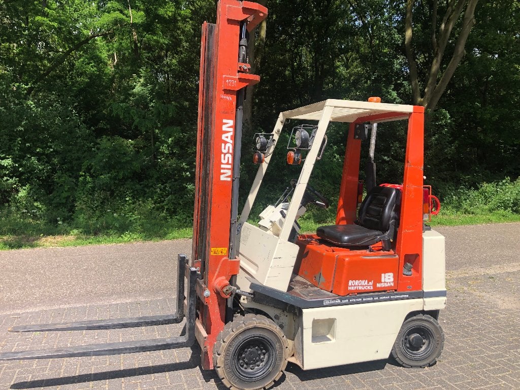 Nissan 1.8 heftruck LPG  bj. 2001, Zakelijke goederen, Machines en Bouw | Heftrucks en Intern transport, Heftruck, LPG, 1000 tot 2000 kg