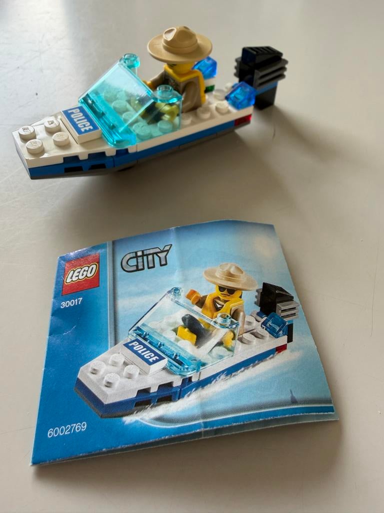 Lego City Politieboot 30017 met minifiguur en instructie, Ophalen of Verzenden, Gebruikt