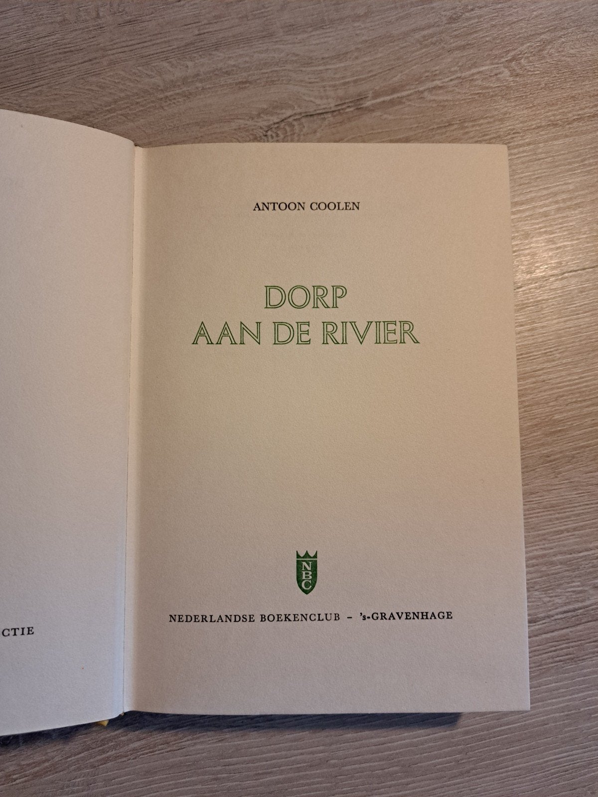 Dorp aan de Rivier - Antoon Coolen, Ophalen of Verzenden, Gelezen, Antoon Coolen, Nederland