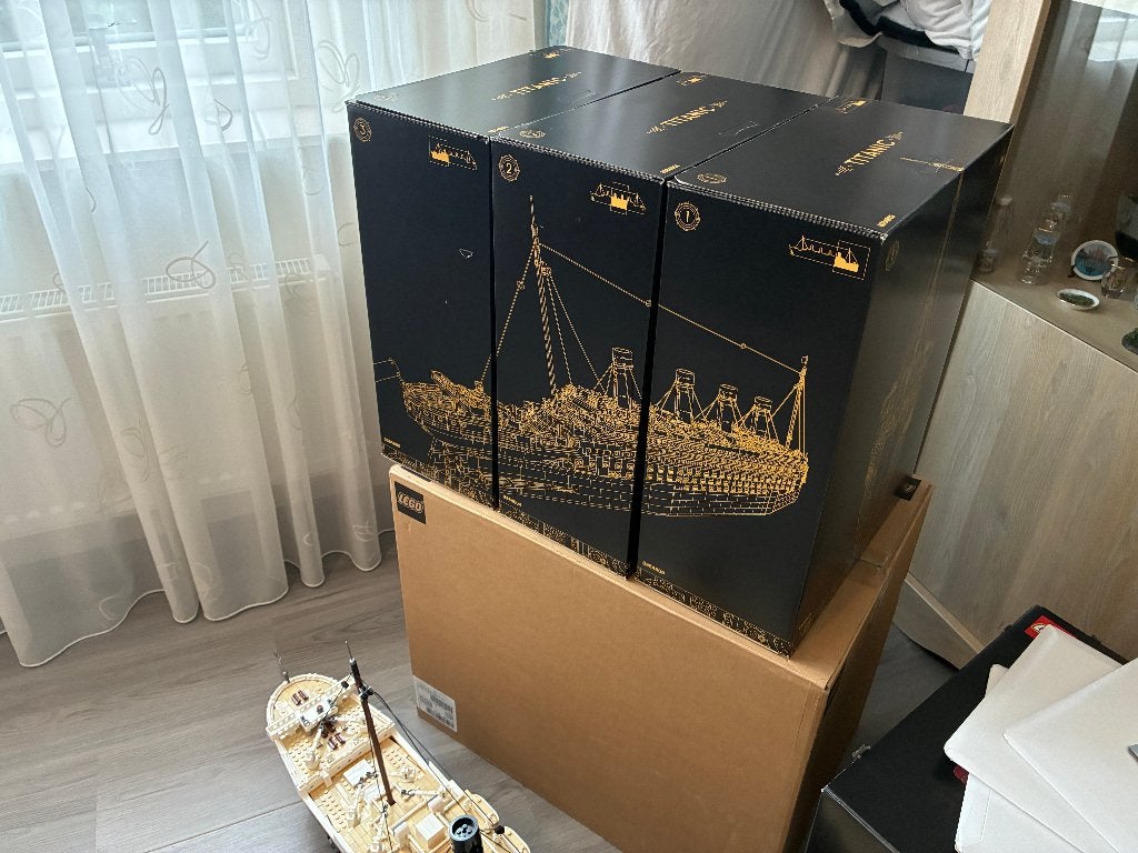 Foto 12 van Lego 10294 Sculptures Titanic met doos