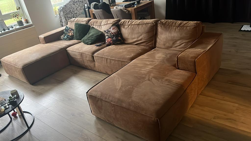 Bruine cognac kleurige U-vorm bank voor 4 pers. incl hocker., Huis en Inrichting, Ophalen, Gebruikt, Overige materialen, Tijdloos