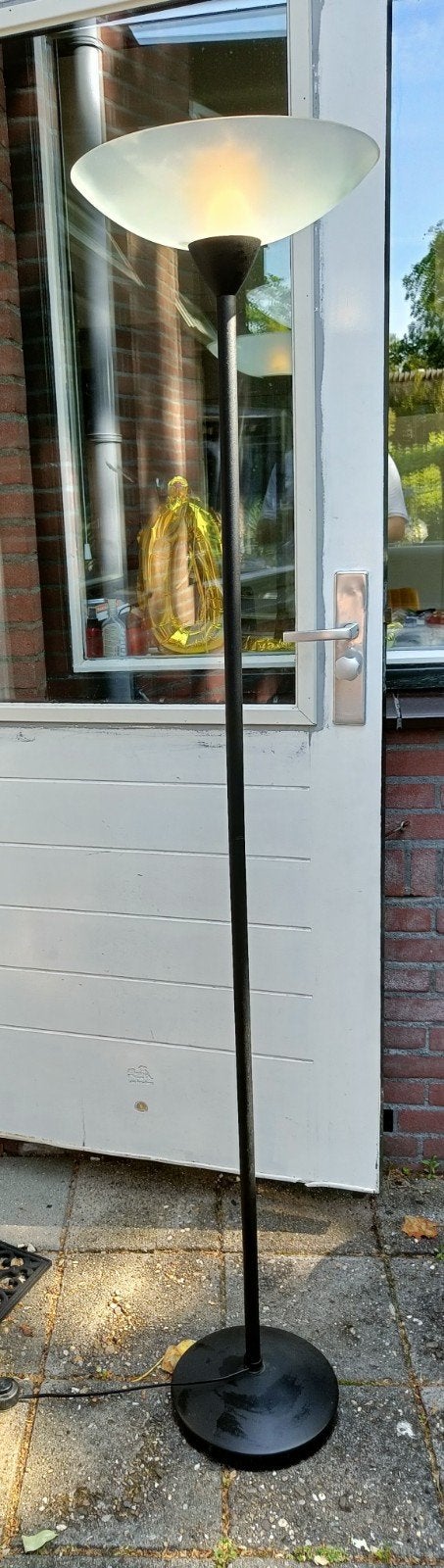 Staande lamp met voetbediening, Ophalen