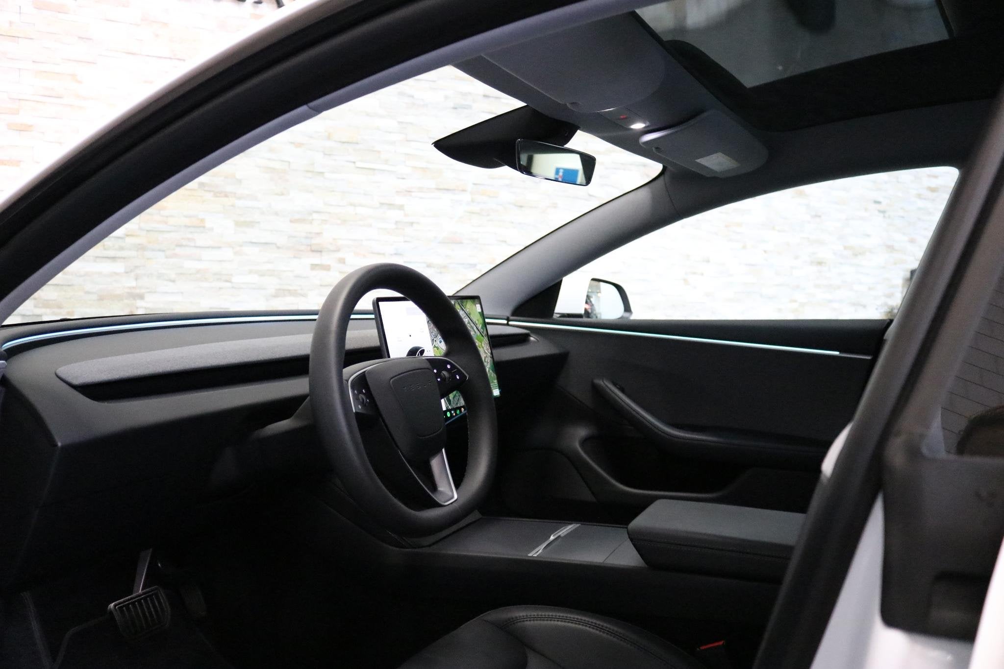 Tesla Model 3 Highland PREMIUM RWD 60 kWh, Auto's, Tesla, Automaat, Gebruikt, 1736 kg, Wit