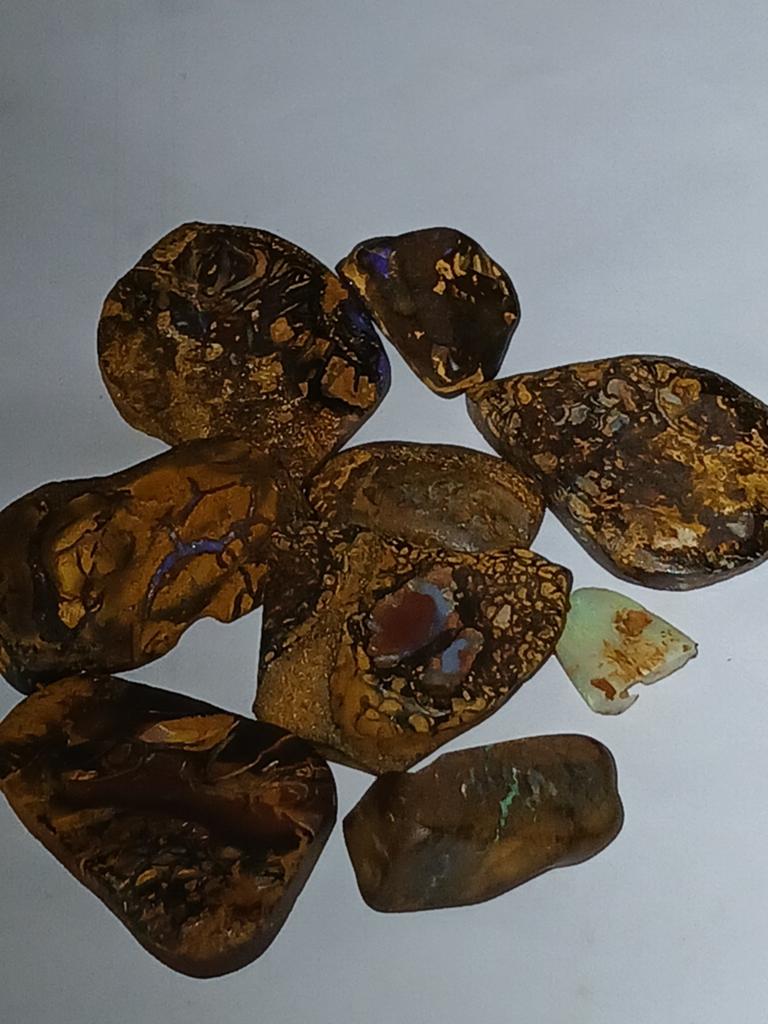 Ruwe Australische Boulder Opaal - Natuurlijke Schoonheid, Verzamelen, Mineralen en Fossielen, Ophalen of Verzenden