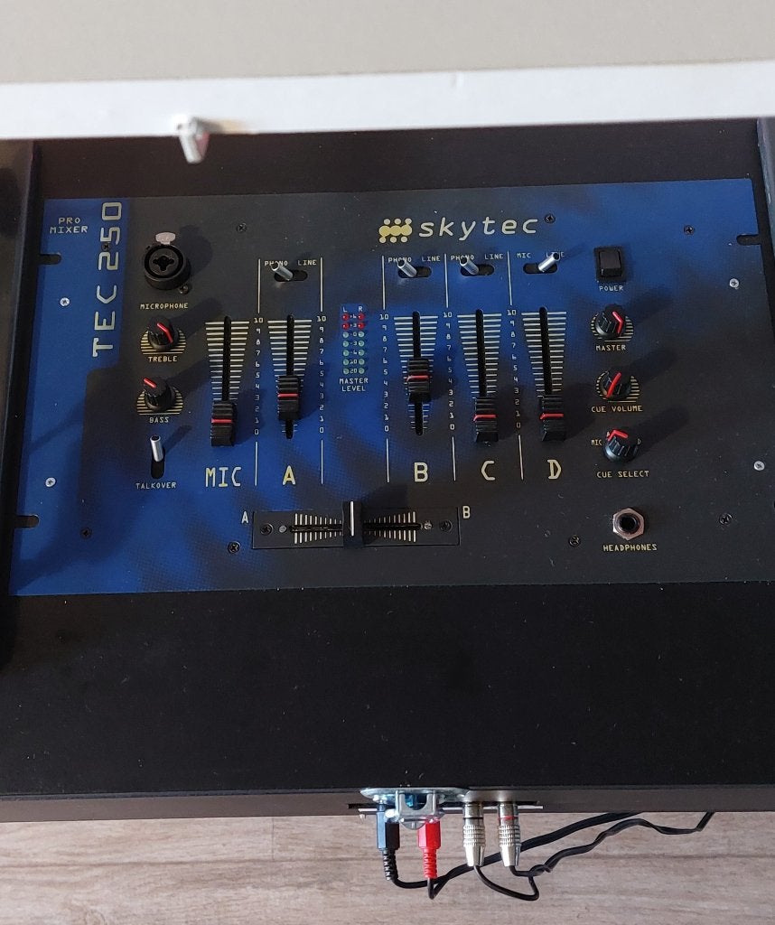 Foto 2 van DJ set met 2 X Lenco B52