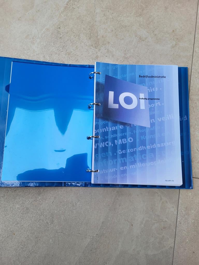 LOI Bedrijfsadministratie - Compleet lesmateriaal, Boeken, Ophalen of Verzenden, Zo goed als nieuw, Accountancy en Administratie