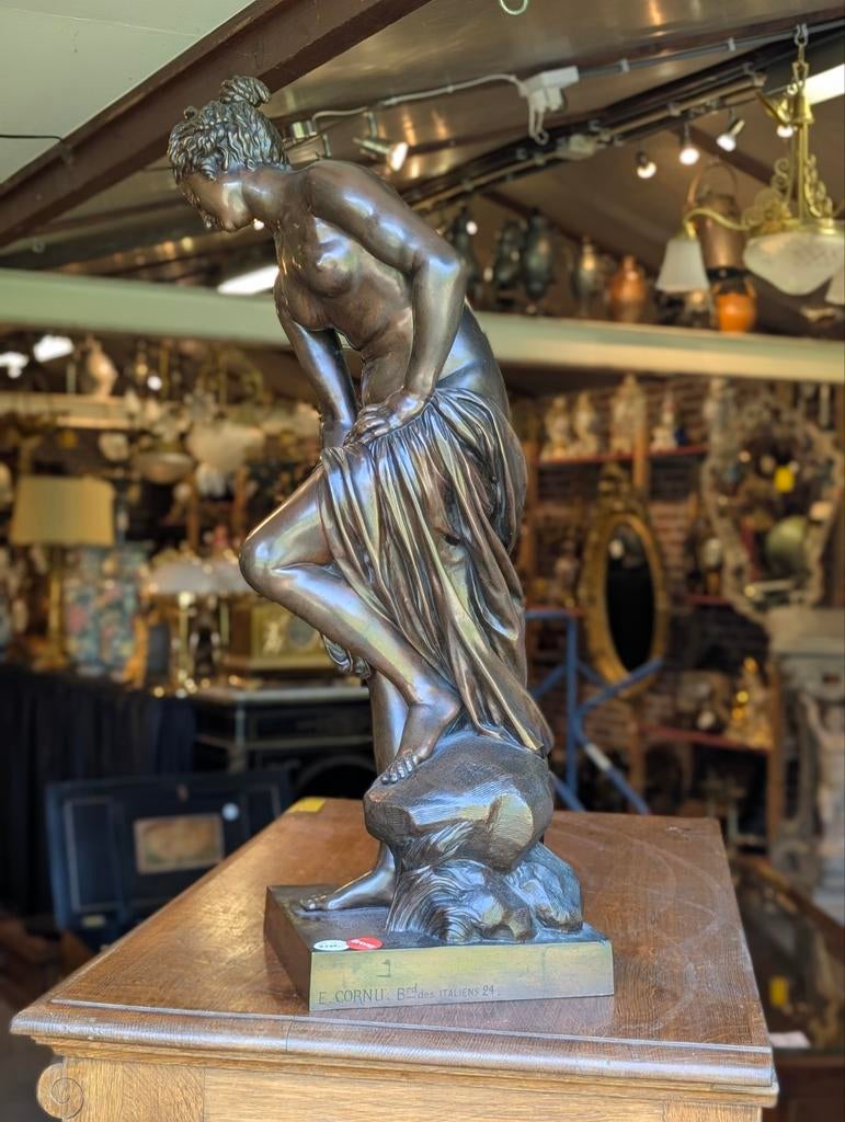 Groot antiek bronzen beeld.  80 cm hoog. €2100., Antiek en Kunst, Kunst | Beelden en Houtsnijwerken, Ophalen