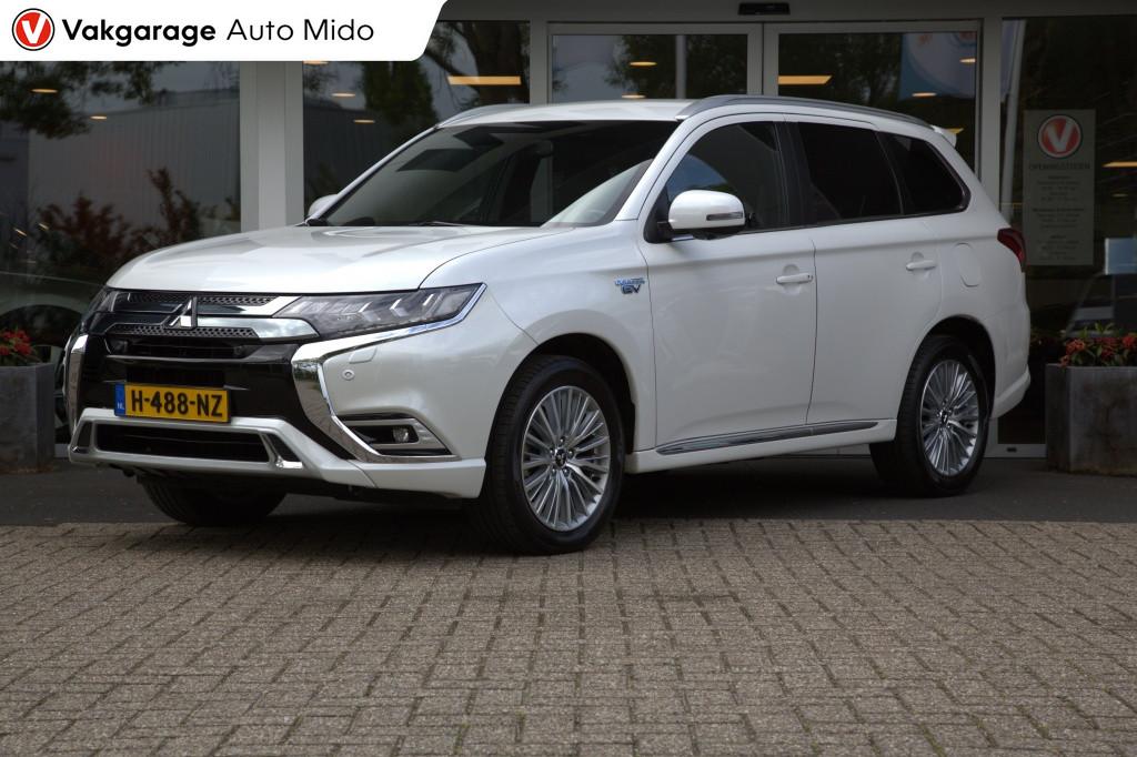 Mitsubishi Outlander 2.4 PHEV 4WD Automaat Instyle | Trekhaa, 12 maanden, 4 cilinders, Hybride Elektrisch/Benzine, SUV of Terreinwagen
